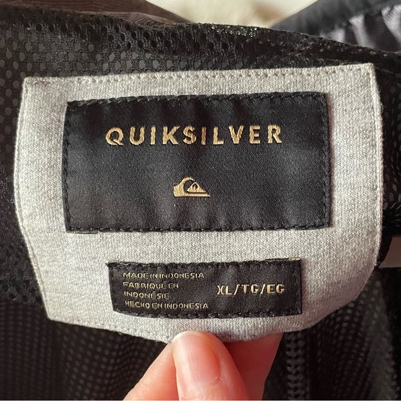 Quicksilver rain jacket - Picture 3 of 3